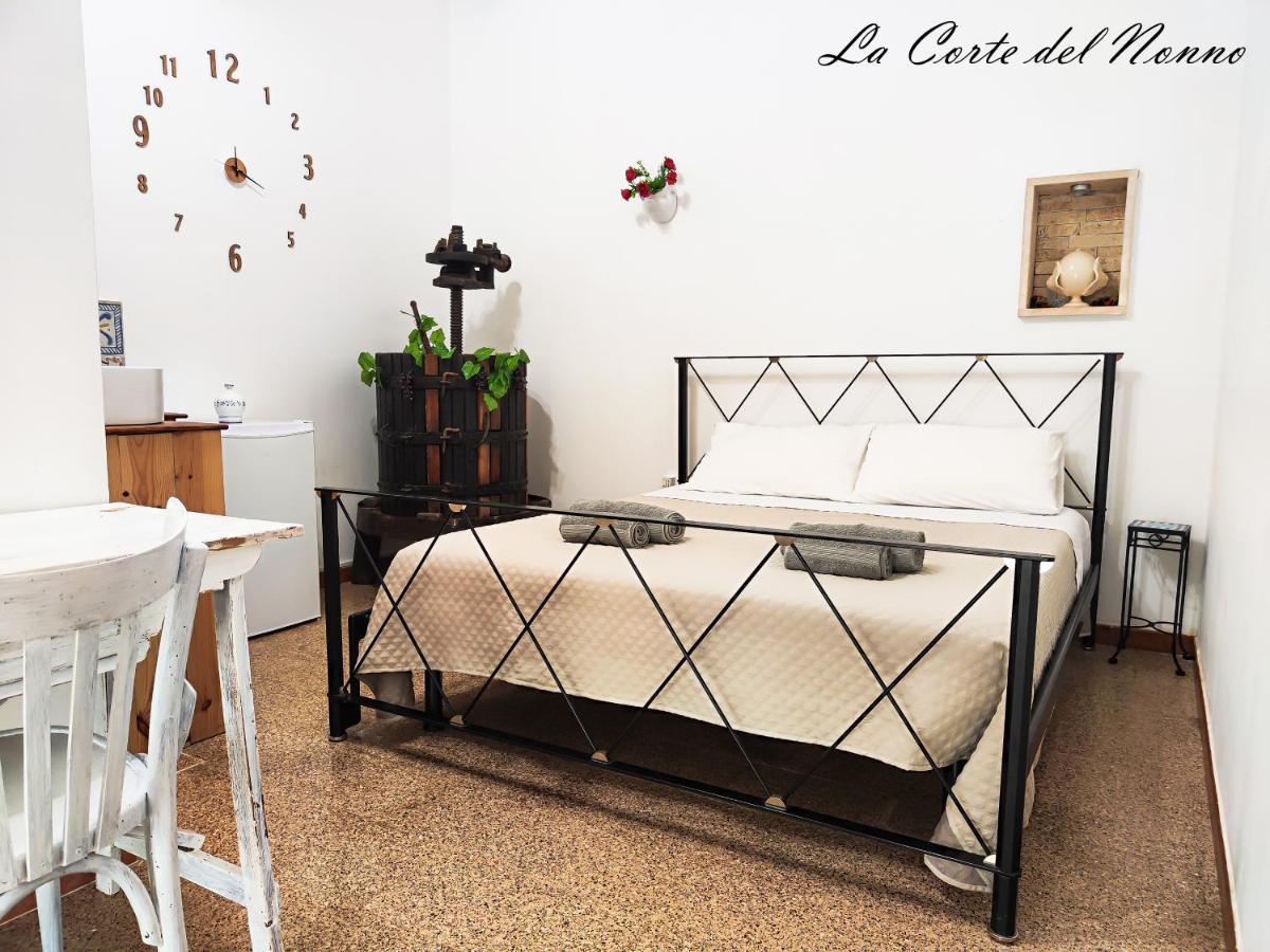 La Corte Del Nonno By Itriahomes Ceglie Messapica Buitenkant foto